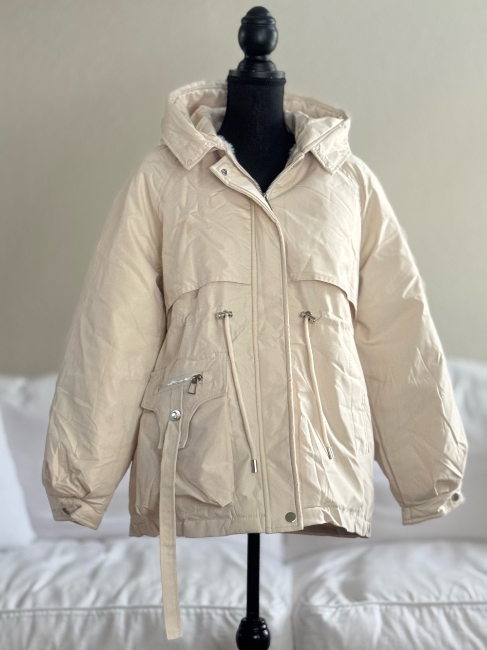 Fall or Winter Streetwear Chic Cream Hooded Puffer Jacket w faux fur lining soft